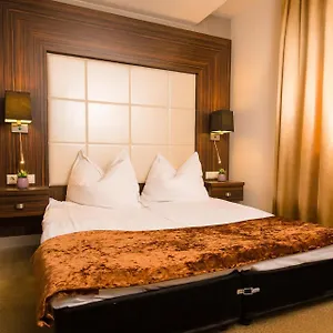 4* Hotell Duna Garden